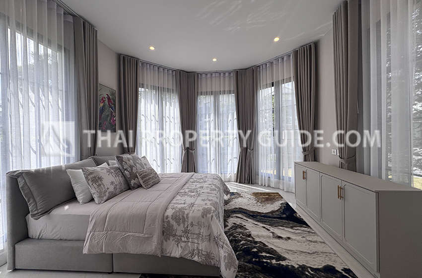 House with Shared Pool in Krung Thep Kritha 